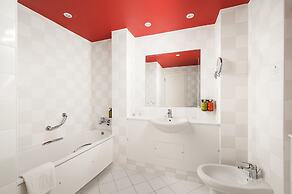 Holiday Inn Brighouse by IHG