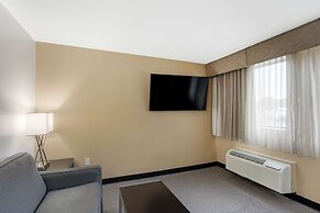 Best Western Plus Reading Inn & Suites