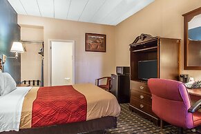 Econo Lodge Cranston - Providence