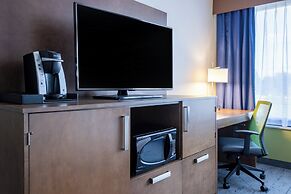 Holiday Inn Express & Suites Ft. Washington - Philadelphia by IHG