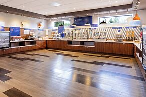 Holiday Inn Express & Suites Ft. Washington - Philadelphia by IHG
