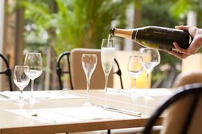 Kobe Bay Sheraton Hotel & Towers