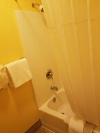 Travelodge by Wyndham Wenatchee