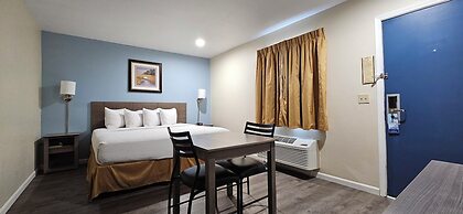 Travelodge by Wyndham Wenatchee