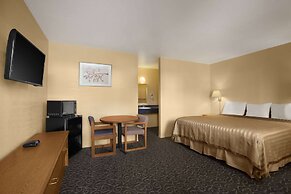 Travelodge by Wyndham Wenatchee