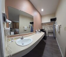 Travelodge by Wyndham Wenatchee