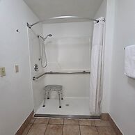 Travelodge by Wyndham Wenatchee