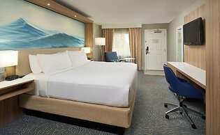 Crowne Plaza Melbourne - Oceanfront by IHG