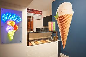 Crowne Plaza Melbourne - Oceanfront by IHG