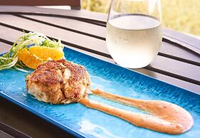 Crowne Plaza Melbourne - Oceanfront by IHG