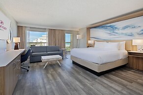 Crowne Plaza Melbourne - Oceanfront by IHG