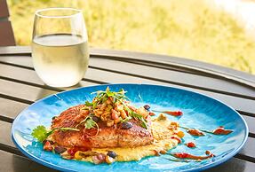 Crowne Plaza Melbourne - Oceanfront by IHG