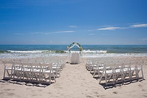 Crowne Plaza Melbourne - Oceanfront by IHG