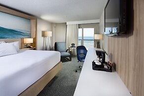 Crowne Plaza Melbourne - Oceanfront by IHG