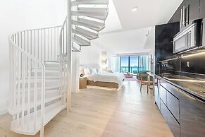 W South Beach
