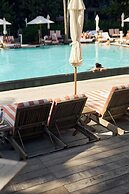 W South Beach