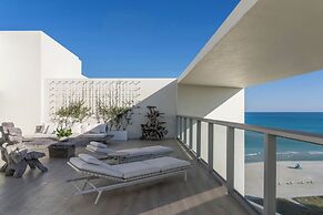 W South Beach