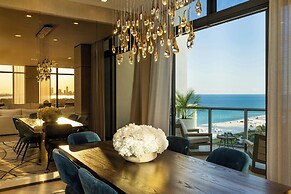 W South Beach