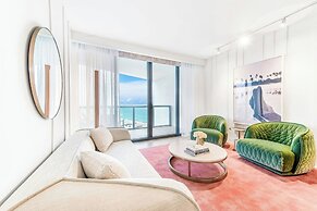 W South Beach