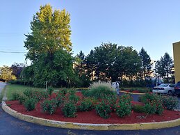 Super 8 by Wyndham New Cumberland