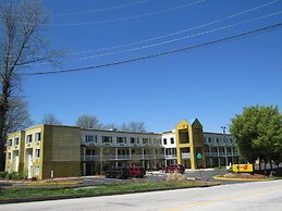 Super 8 by Wyndham New Cumberland