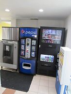 Super 8 by Wyndham New Cumberland