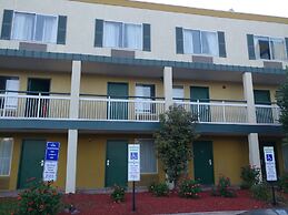 Super 8 by Wyndham New Cumberland