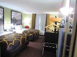 Super 8 by Wyndham New Cumberland