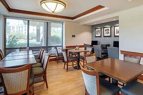 Comfort Inn & Suites Newark - Wilmington