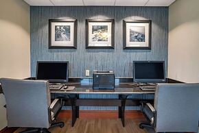 Comfort Inn & Suites Newark - Wilmington