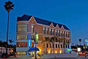 Century Park Hotel