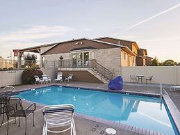 La Quinta Inn & Suites by Wyndham Woodburn