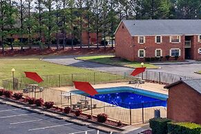 Red Roof Inn PLUS+ Huntsville - Madison