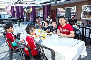 North Vancouver Hotel