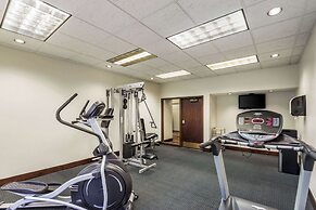 Quality Suites Milwaukee Airport