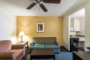 Quality Suites Milwaukee Airport