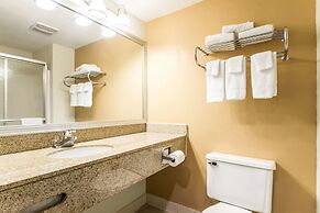 Quality Suites Milwaukee Airport
