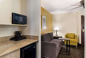 Quality Suites Milwaukee Airport