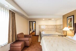Quality Suites Milwaukee Airport