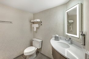 Holiday Inn Express Crestwood by IHG