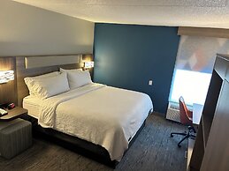 Holiday Inn Express Crestwood, an IHG Hotel