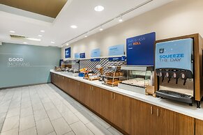 Holiday Inn Express Crestwood by IHG