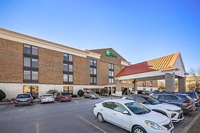 Holiday Inn Express Crestwood by IHG