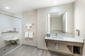 Holiday Inn Express Crestwood by IHG