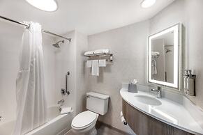 Holiday Inn Express Crestwood by IHG