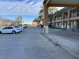 Rodeway Inn & Suites Highway 290 Northwest