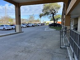 Rodeway Inn & Suites Highway 290 Northwest