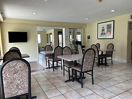 Rodeway Inn & Suites Highway 290 Northwest