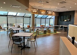 Spark by Hilton Montreal Brossard