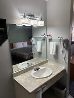 Countryside Inn & Suites